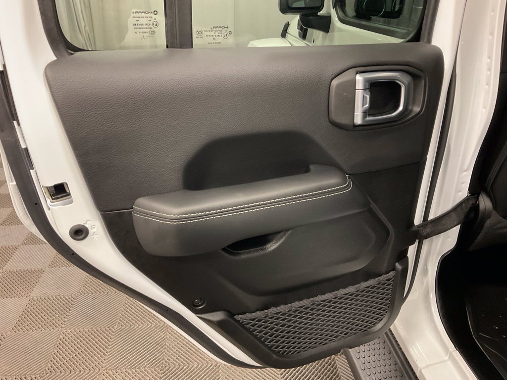 Used 2023 Jeep Wrangler Unlimited Sahara w/ Cold Weather Group AWD/4WD image 30