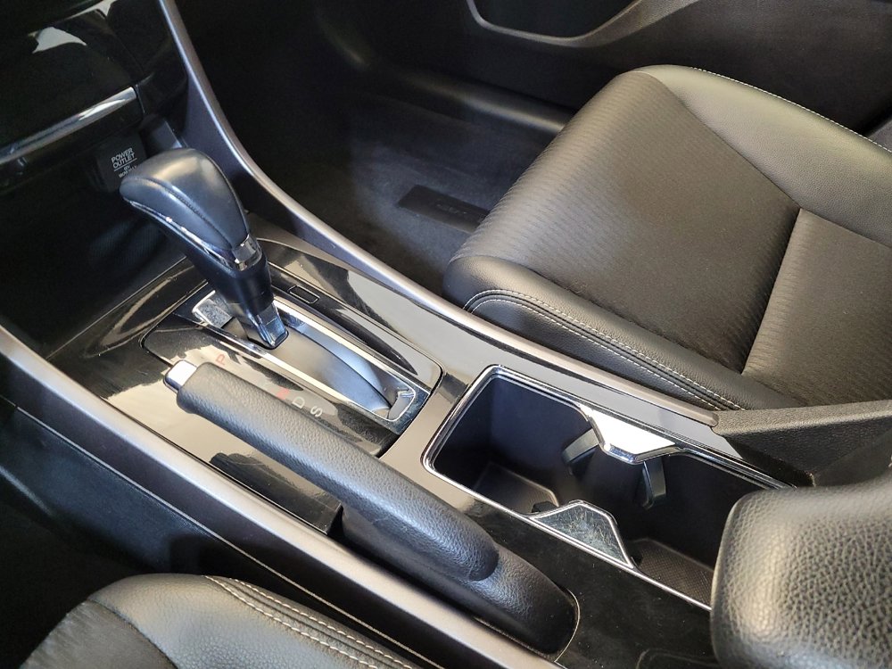Used 2017 Honda Accord Sport image 26