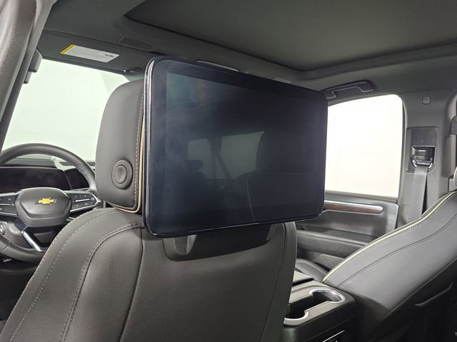 Used 2026 Chevrolet Suburban Premier AWD/4WD image 21