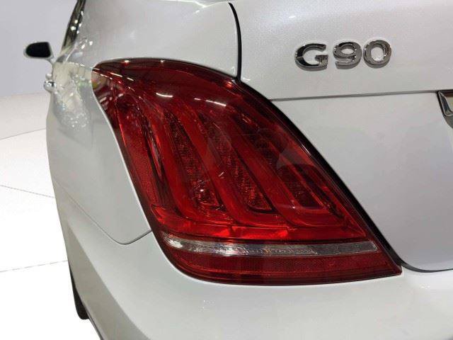 Used 2019 Genesis G90 5.0 Ultimate RWD image 12