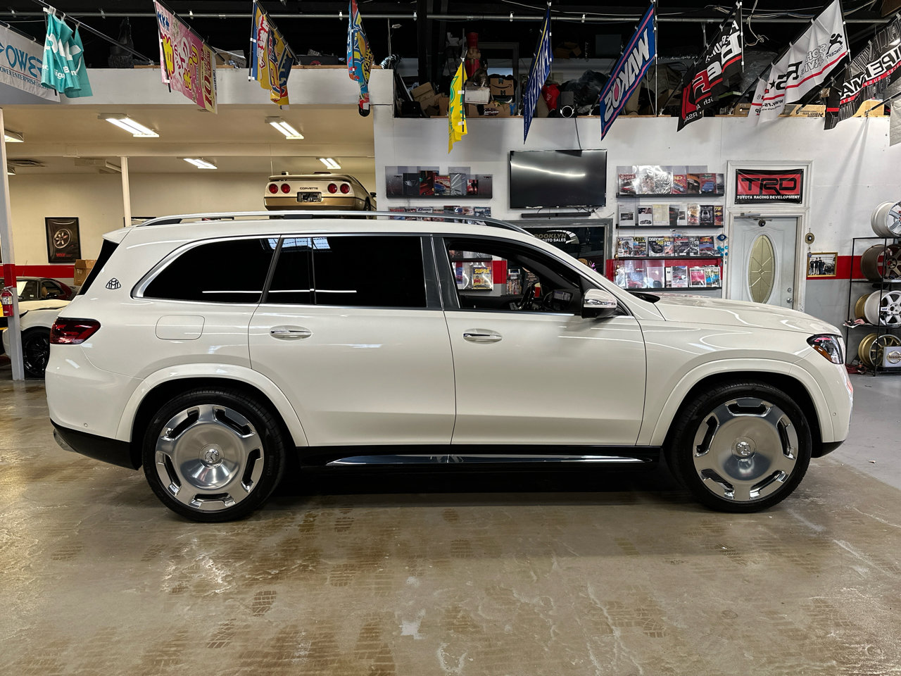 Used 2024 Mercedes-Benz Maybach GLS 600 4MATIC image 5