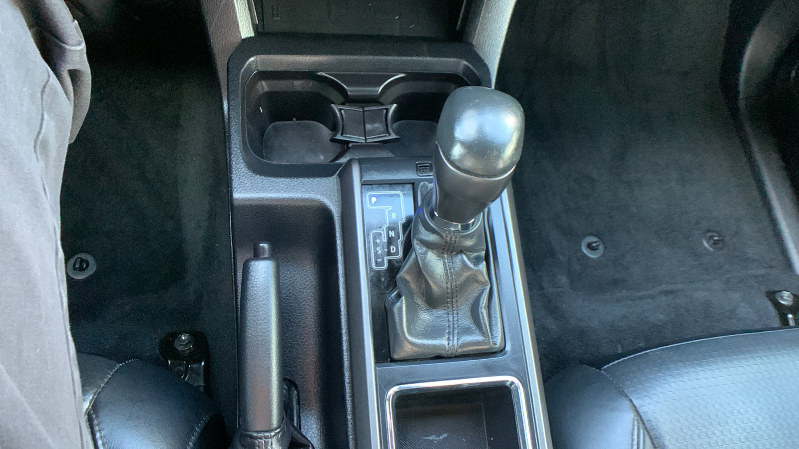 Used 2019 Toyota Tacoma TRD Off-Road image 18