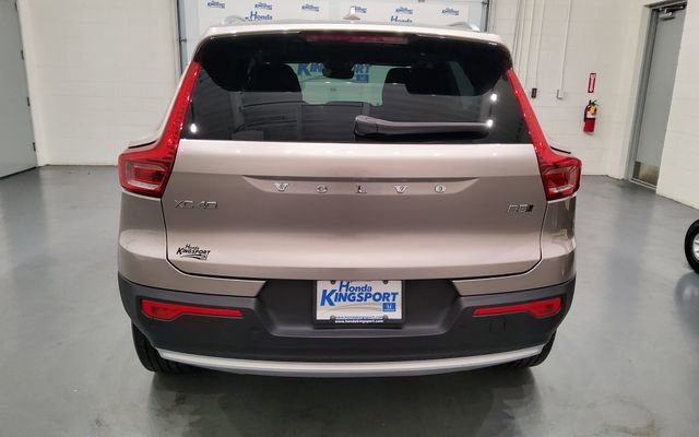 Used 2024 Volvo XC40 B5 Plus w/ Protection Package Premier AWD/4WD image 11