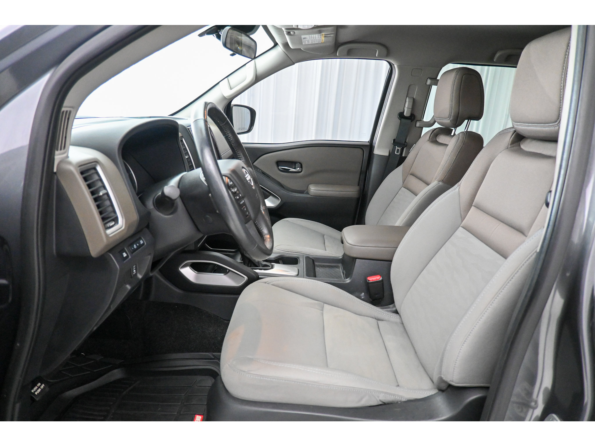 Used 2022 Nissan Frontier SV w/ Technology Package AWD/4WD image 11