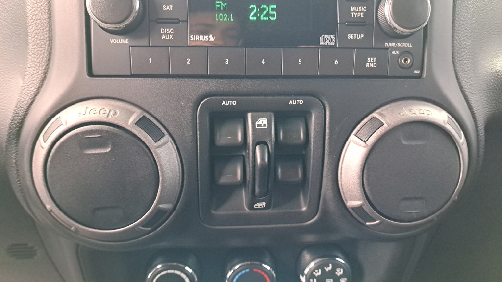 Used 2013 Jeep Wrangler Unlimited Sport AWD/4WD image 33