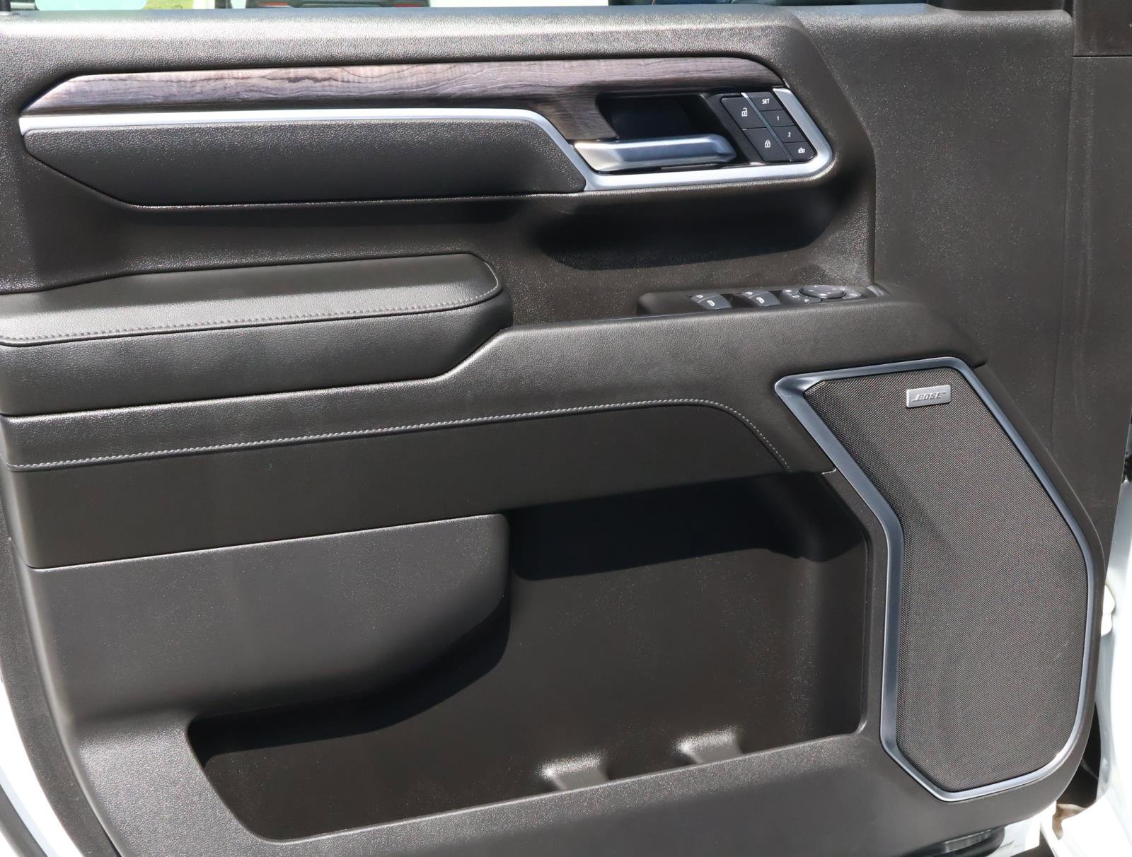 Used 2025 Chevrolet Silverado 3500 LTZ w/ LTZ Texas Edition image 17
