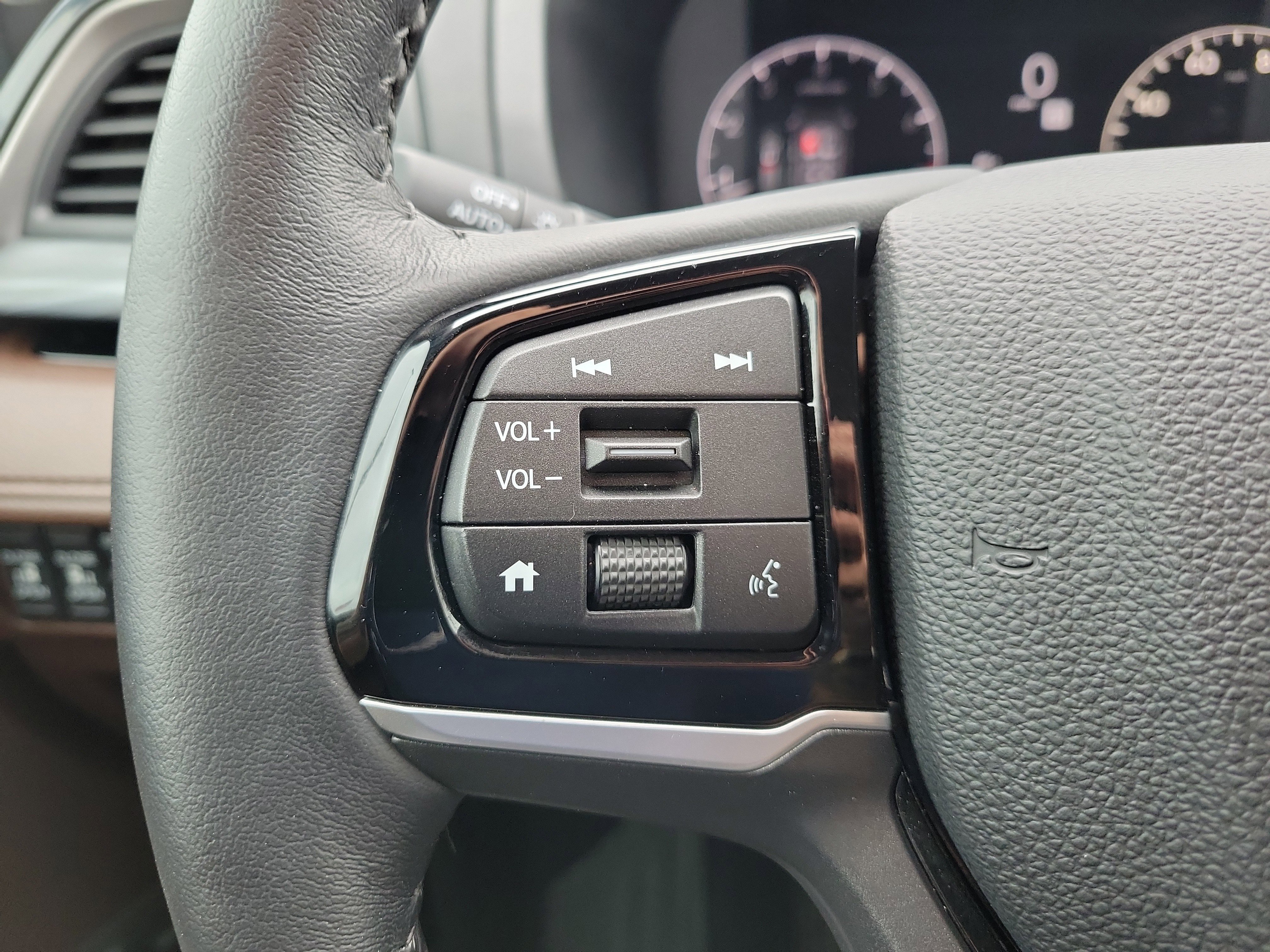 Used 2025 Honda Odyssey Elite image 29