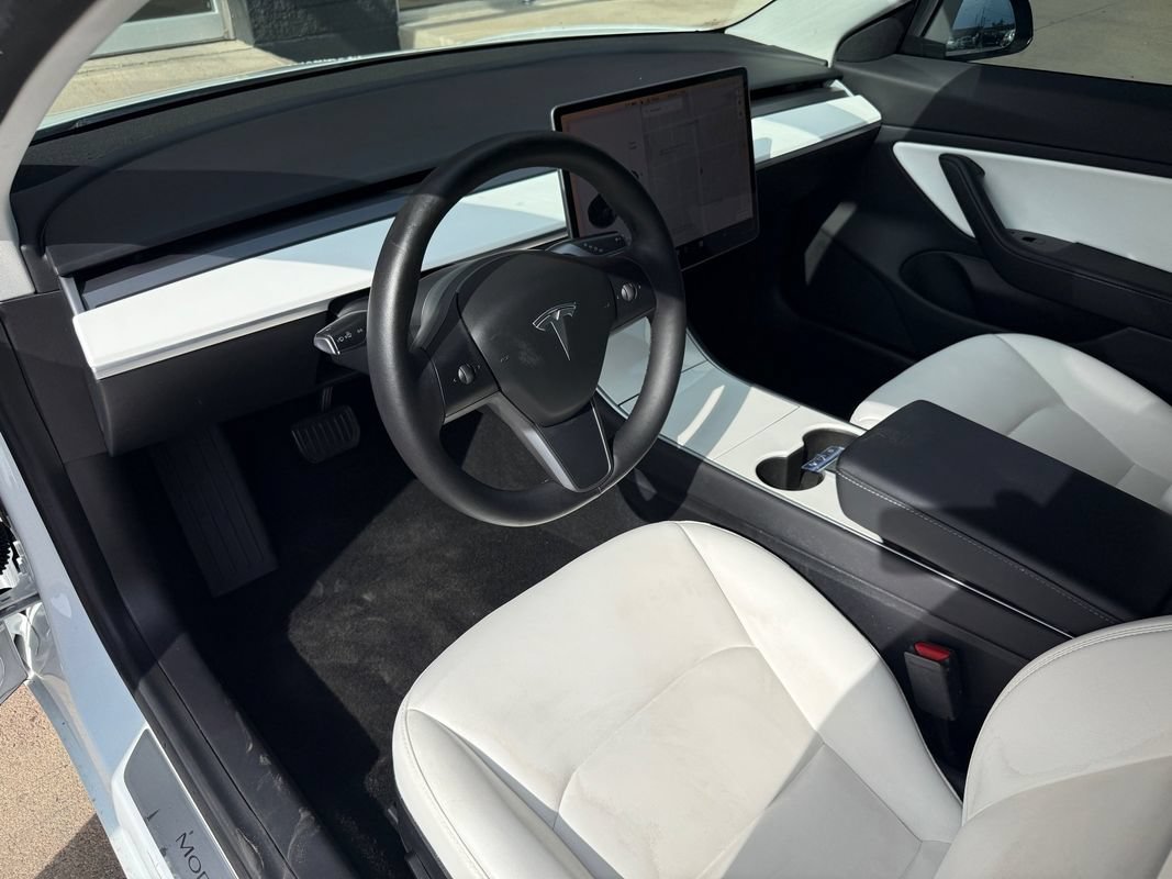 Used 2019 Tesla Model 3 Standard Range Plus RWD image 2