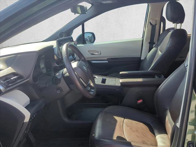 Used 2021 Toyota Sienna Platinum image 13