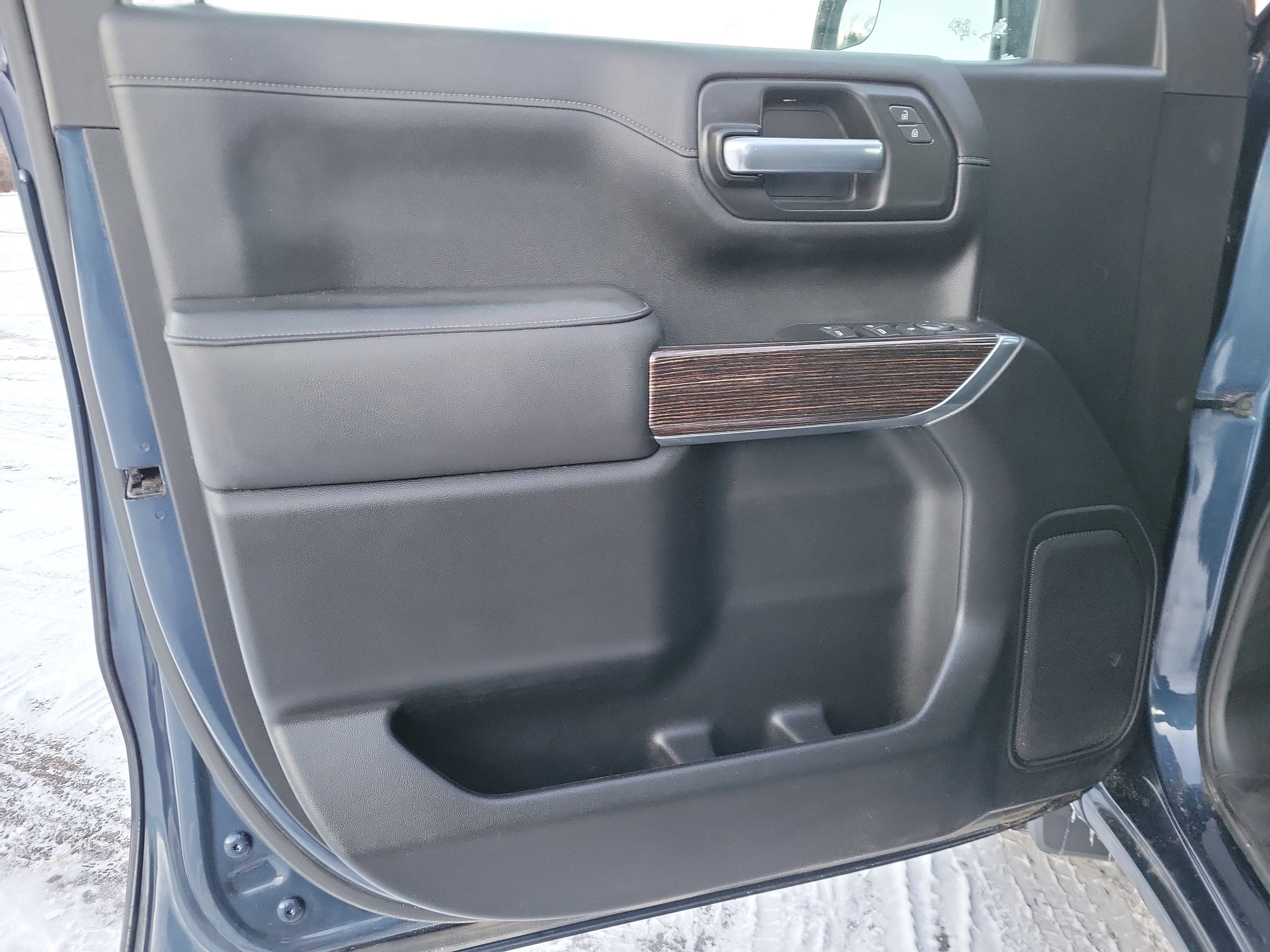 Used 2021 GMC Sierra 1500 SLE w/ X31 Off-Road Package image 15