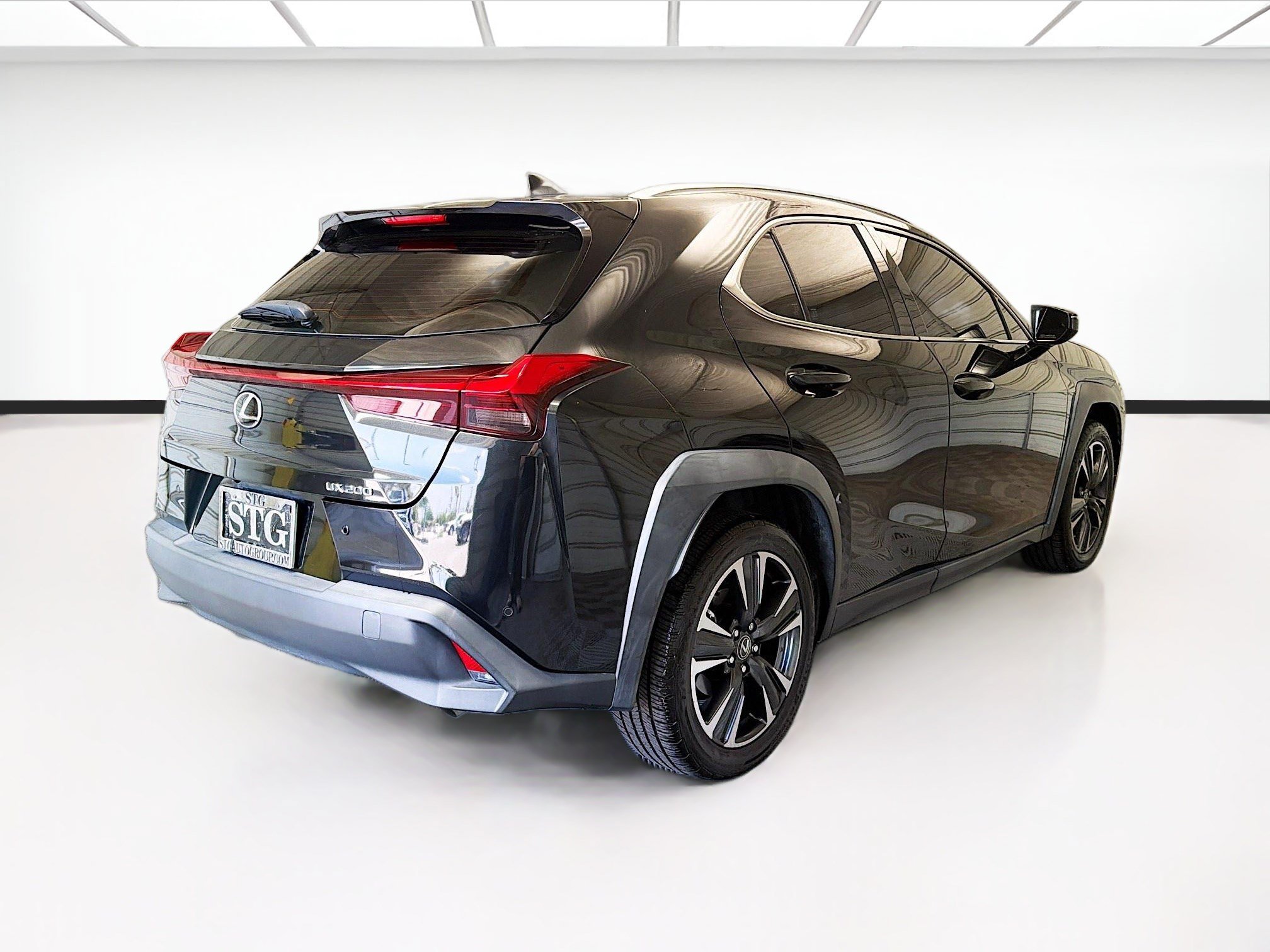 Used 2021 Lexus UX 200 w/ Accessory Package (Z1) FWD image 4