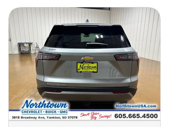 New 2026 Chevrolet Equinox LT w/ Convenience Package II AWD/4WD image 4