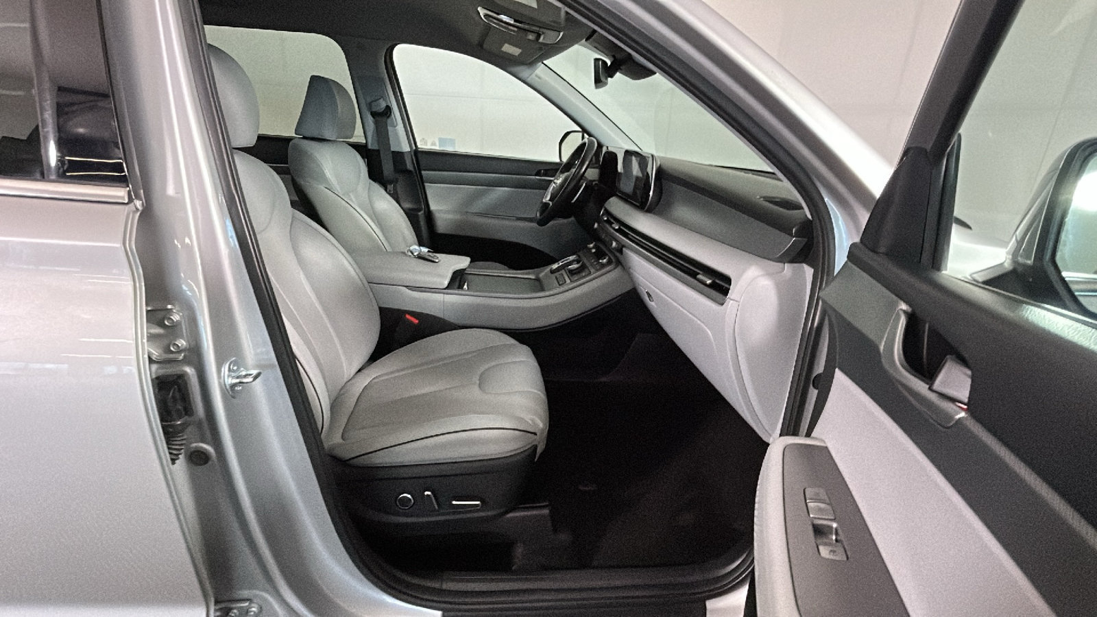 Used 2024 Hyundai Palisade SEL FWD image 34