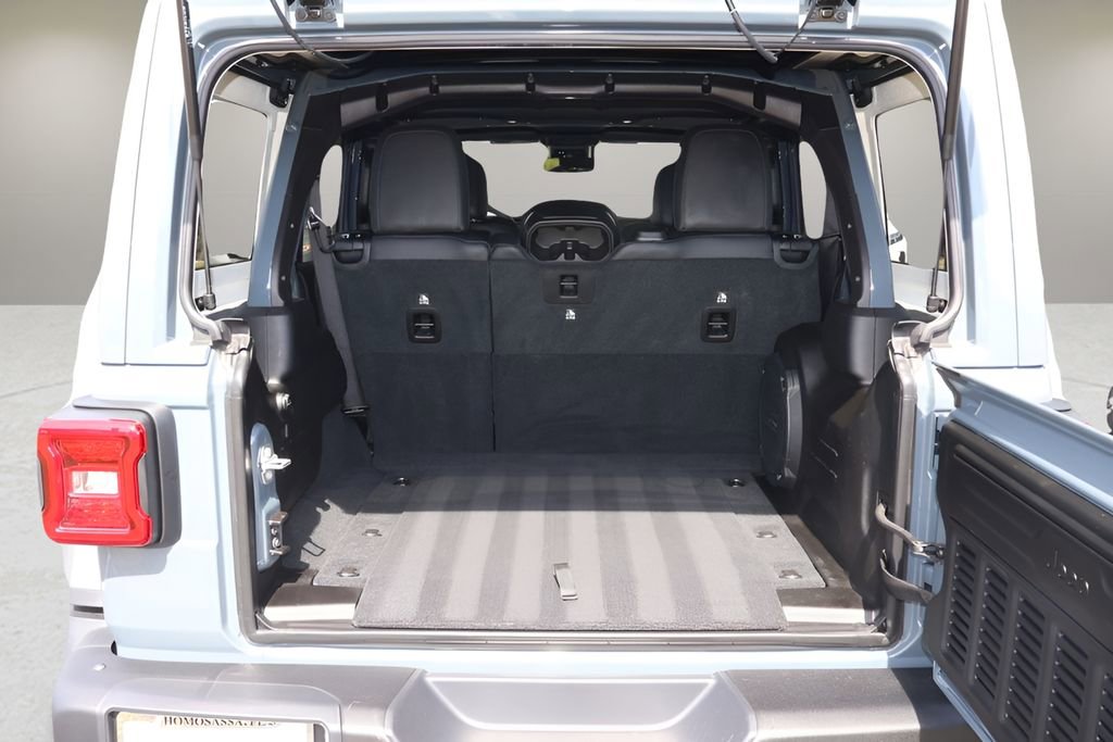 Used 2025 Jeep Wrangler Unlimited Rubicon AWD/4WD image 15