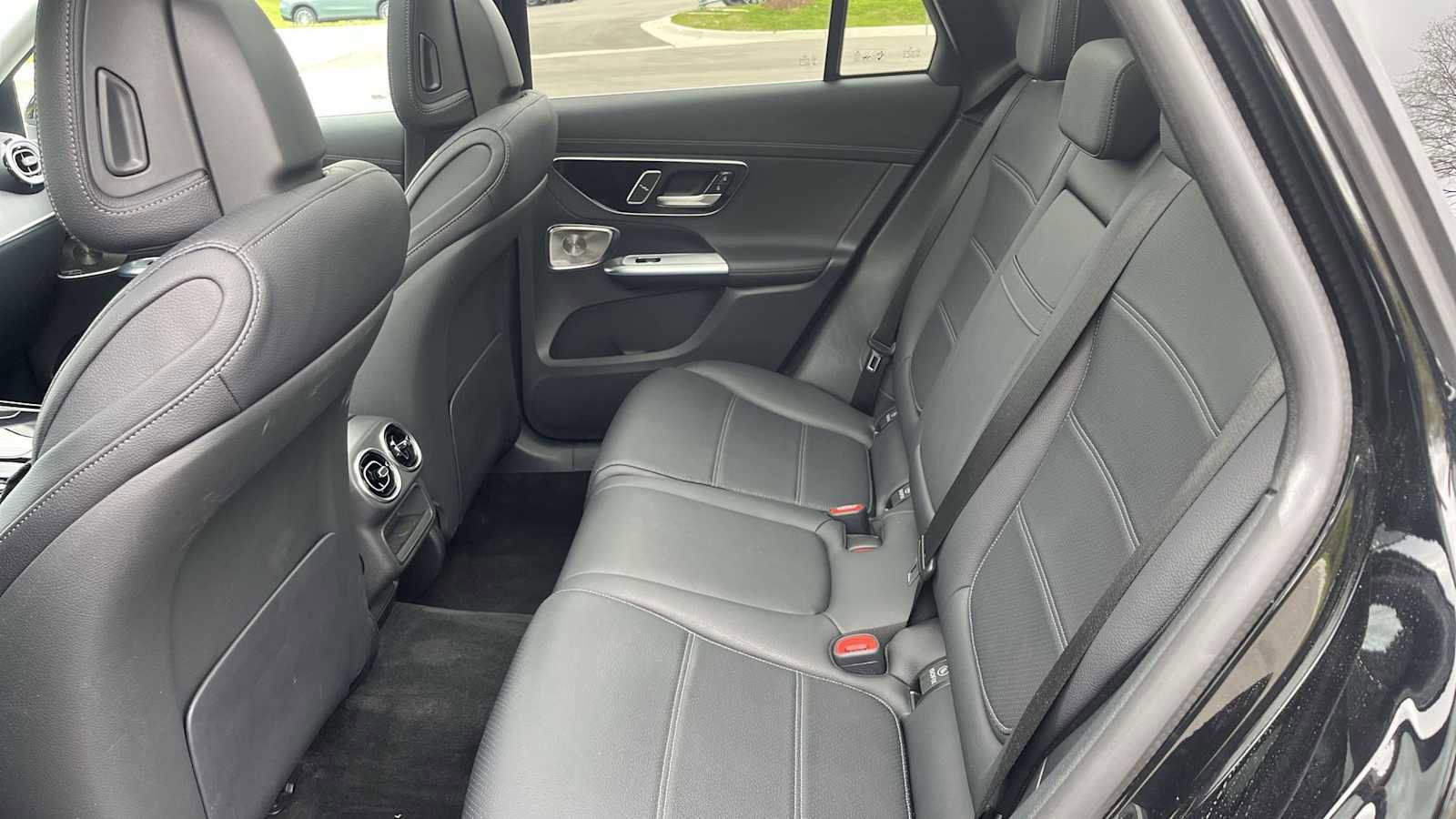 Used 2023 Mercedes-Benz GLC 300 4MATIC image 13