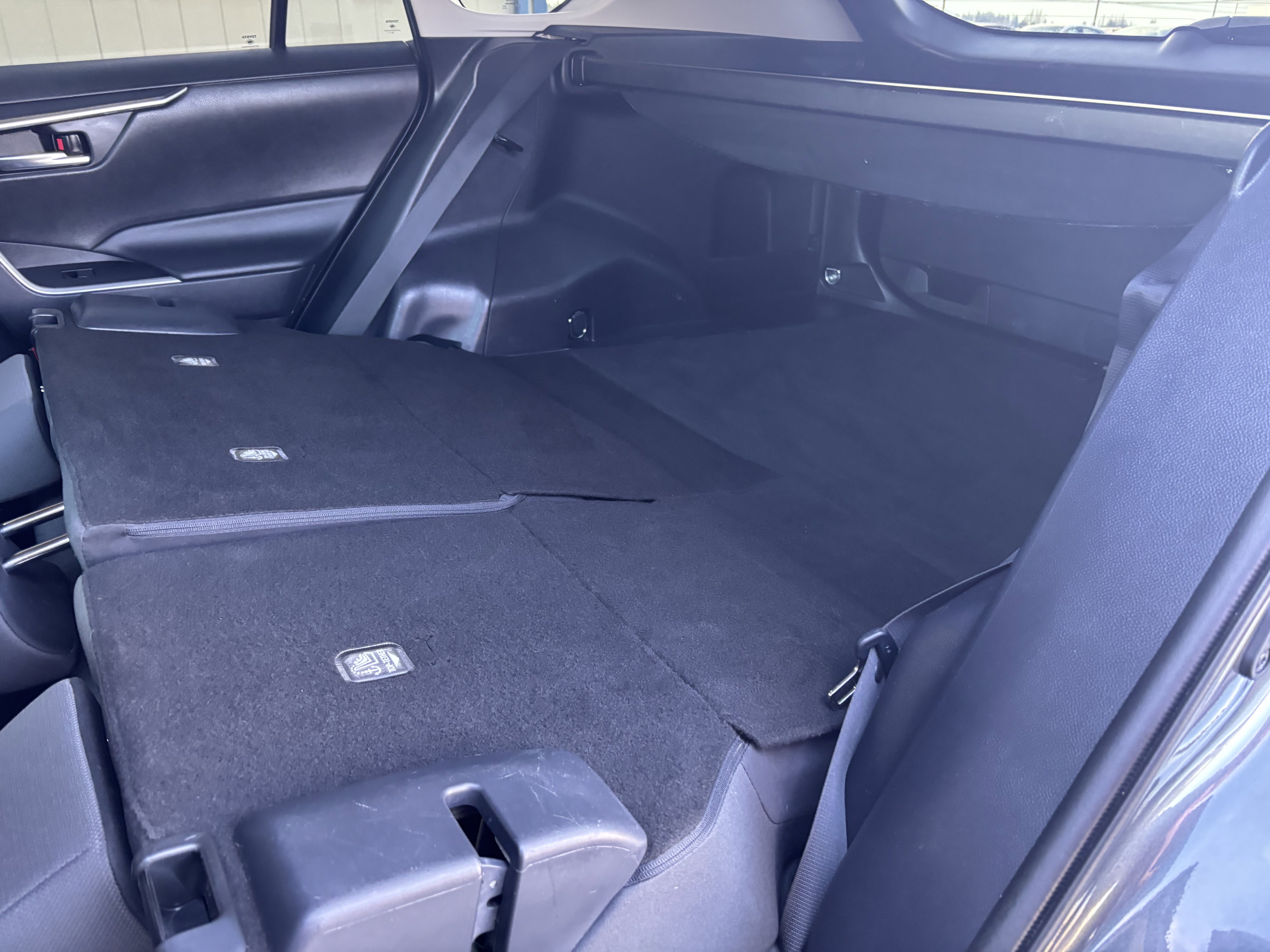Used 2021 Toyota RAV4 XLE AWD/4WD image 23