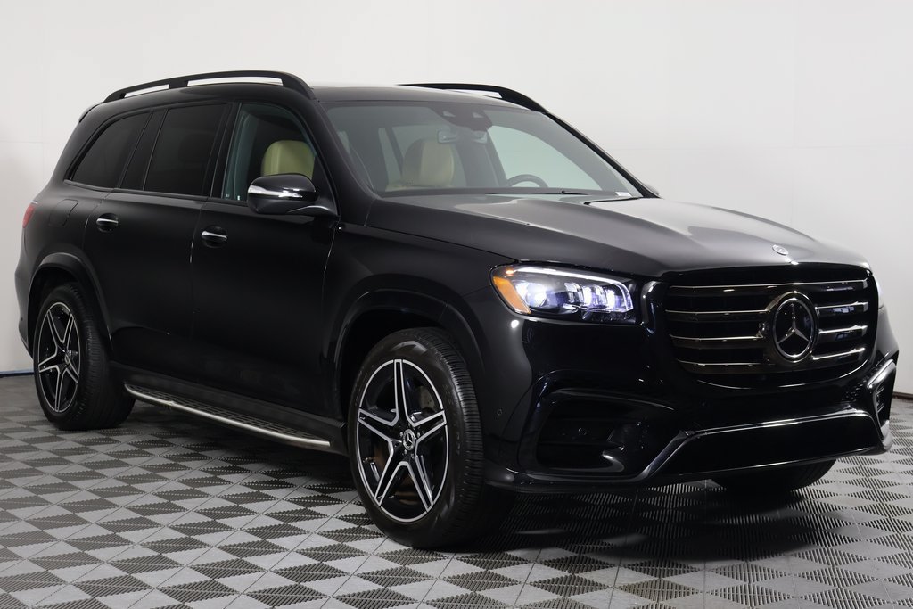 Used 2024 Mercedes-Benz GLS 450 4MATIC image 3