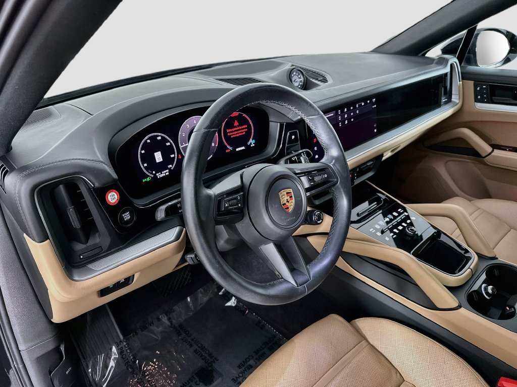 Certified 2024 Porsche Cayenne Coupe AWD/4WD image 4