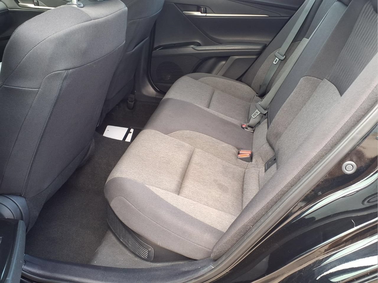 Used 2025 Toyota Camry LE FWD image 9