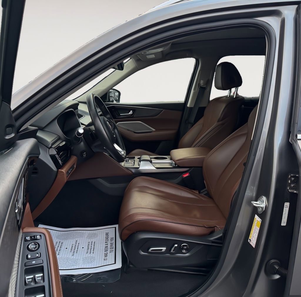 Used 2023 Acura MDX SH-AWD w/ Advance Package image 12