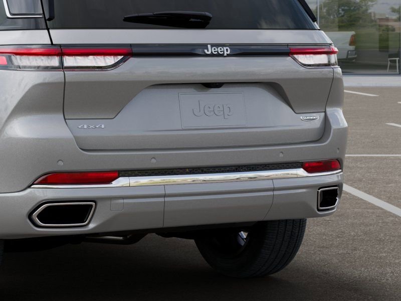 New 2025 Jeep Grand Cherokee Summit image 13