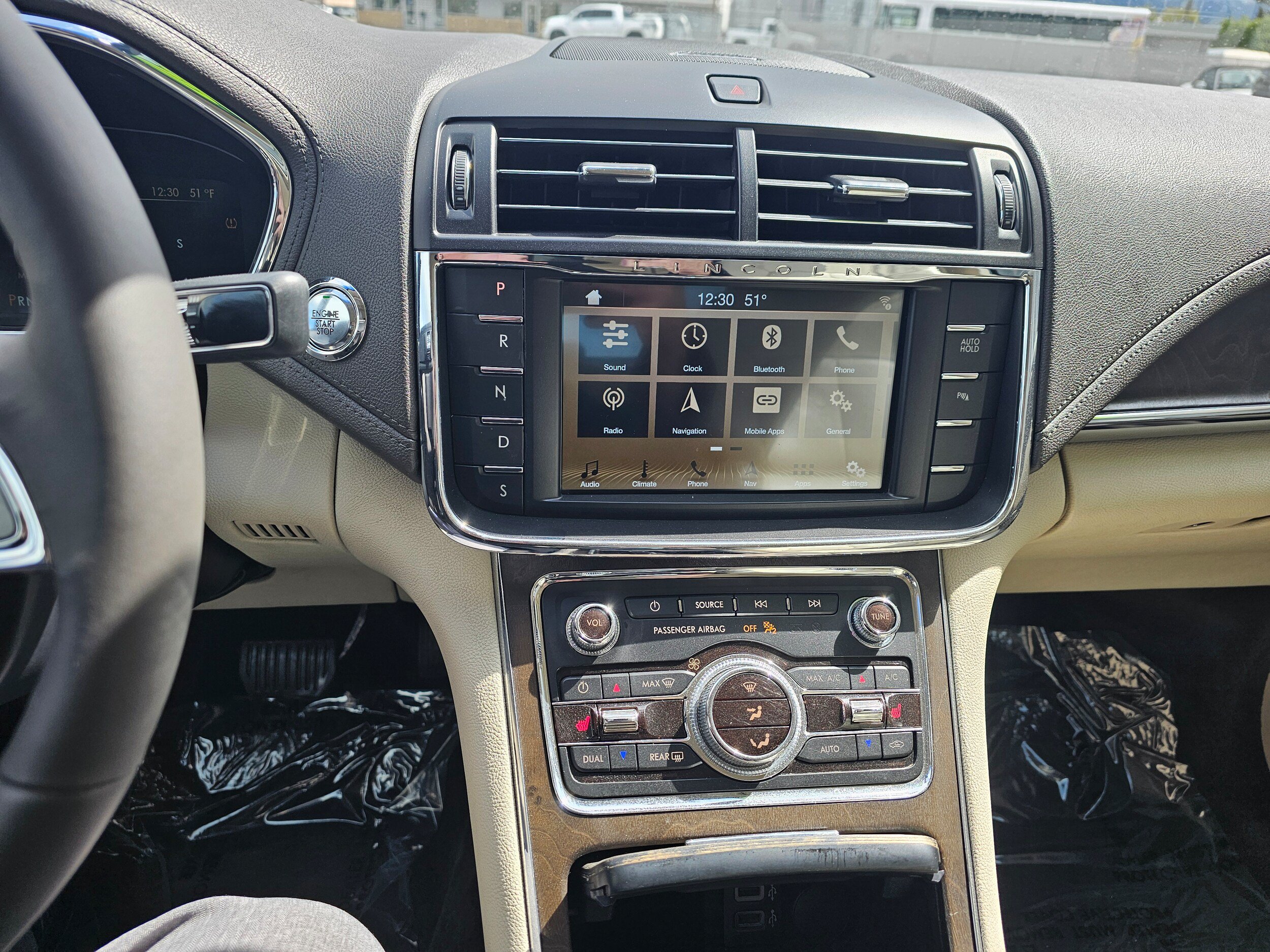 Used 2017 Lincoln Continental Select FWD image 13