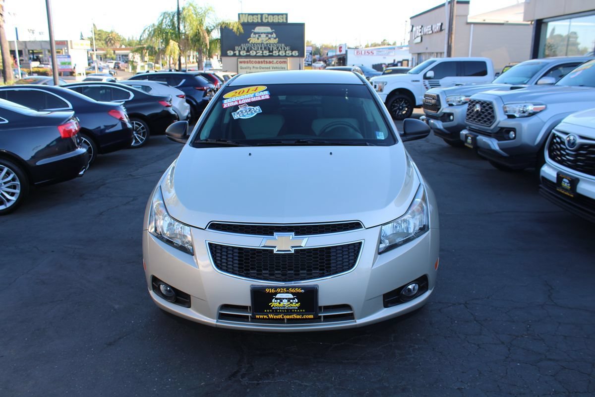 Used 2014 Chevrolet Cruze LS FWD image 3
