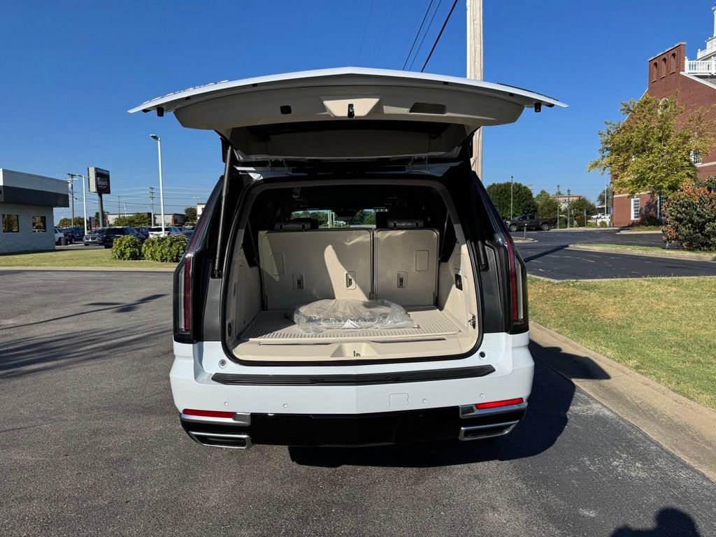 New 2026 Cadillac Escalade ESV Platinum Luxury w/ LPO, Radiant Package AWD/4WD image 31