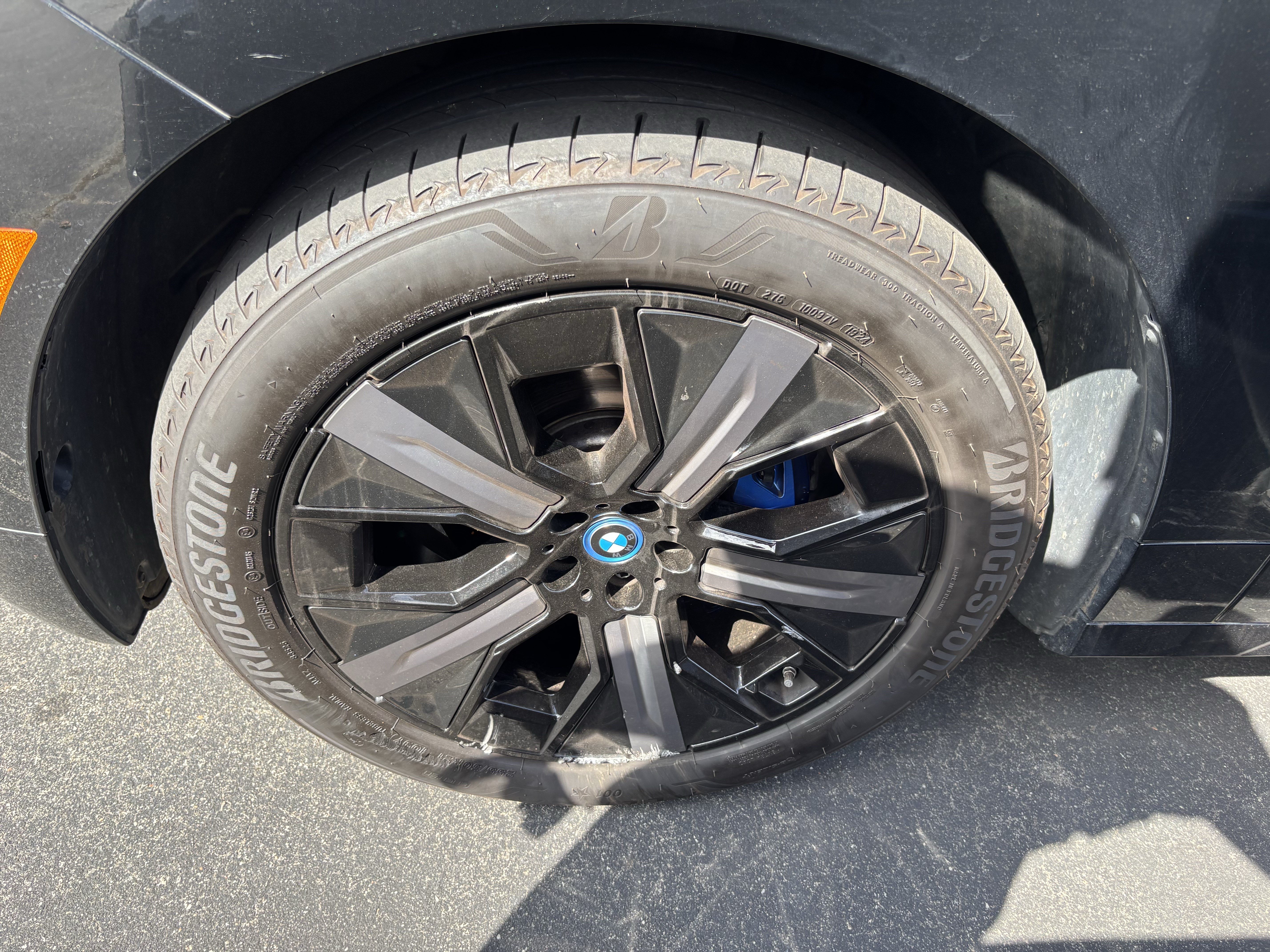 Certified 2024 BMW iX xDrive50 w/ Premium Package AWD/4WD image 13