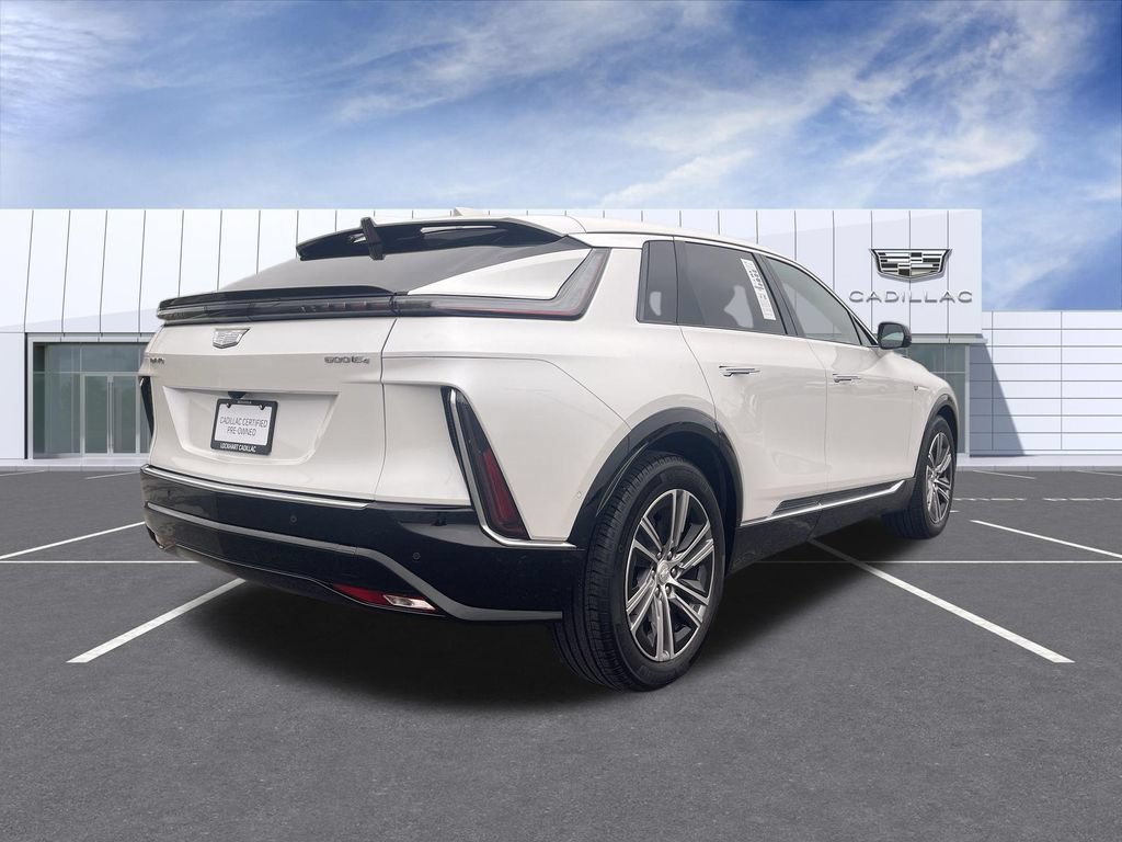 Certified 2024 Cadillac Lyriq Premium Luxury AWD/4WD image 8