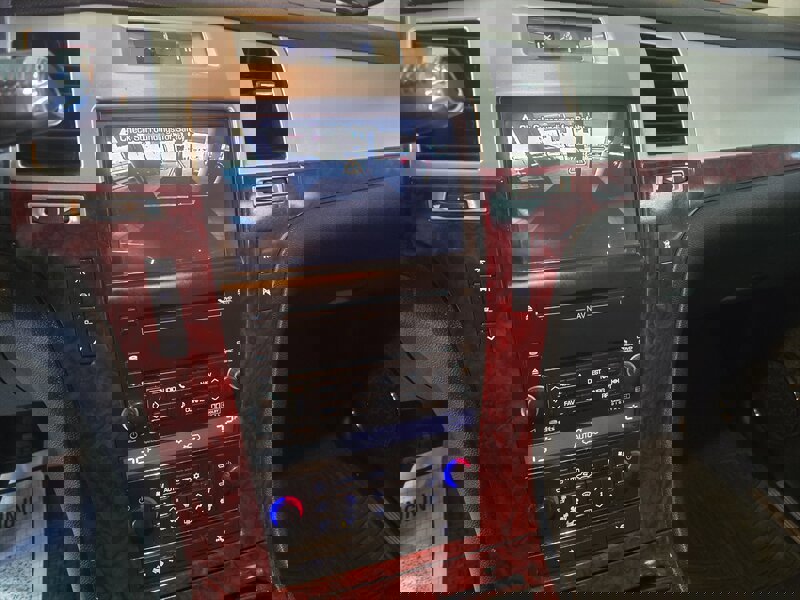 Used 2009 Cadillac Escalade EXT image 21