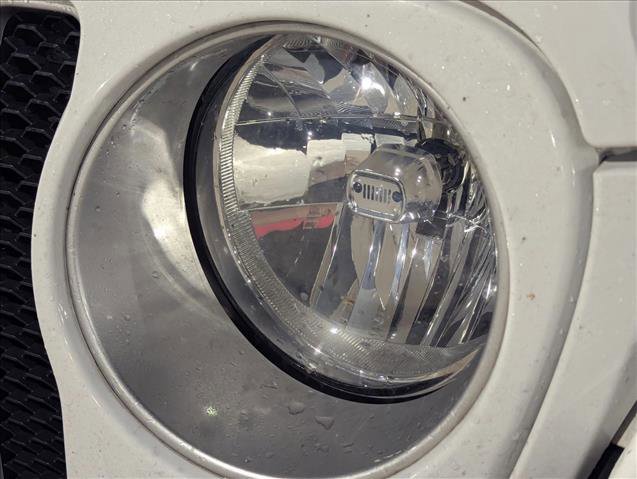 Used 2018 Jeep Wrangler Unlimited Sahara image 8