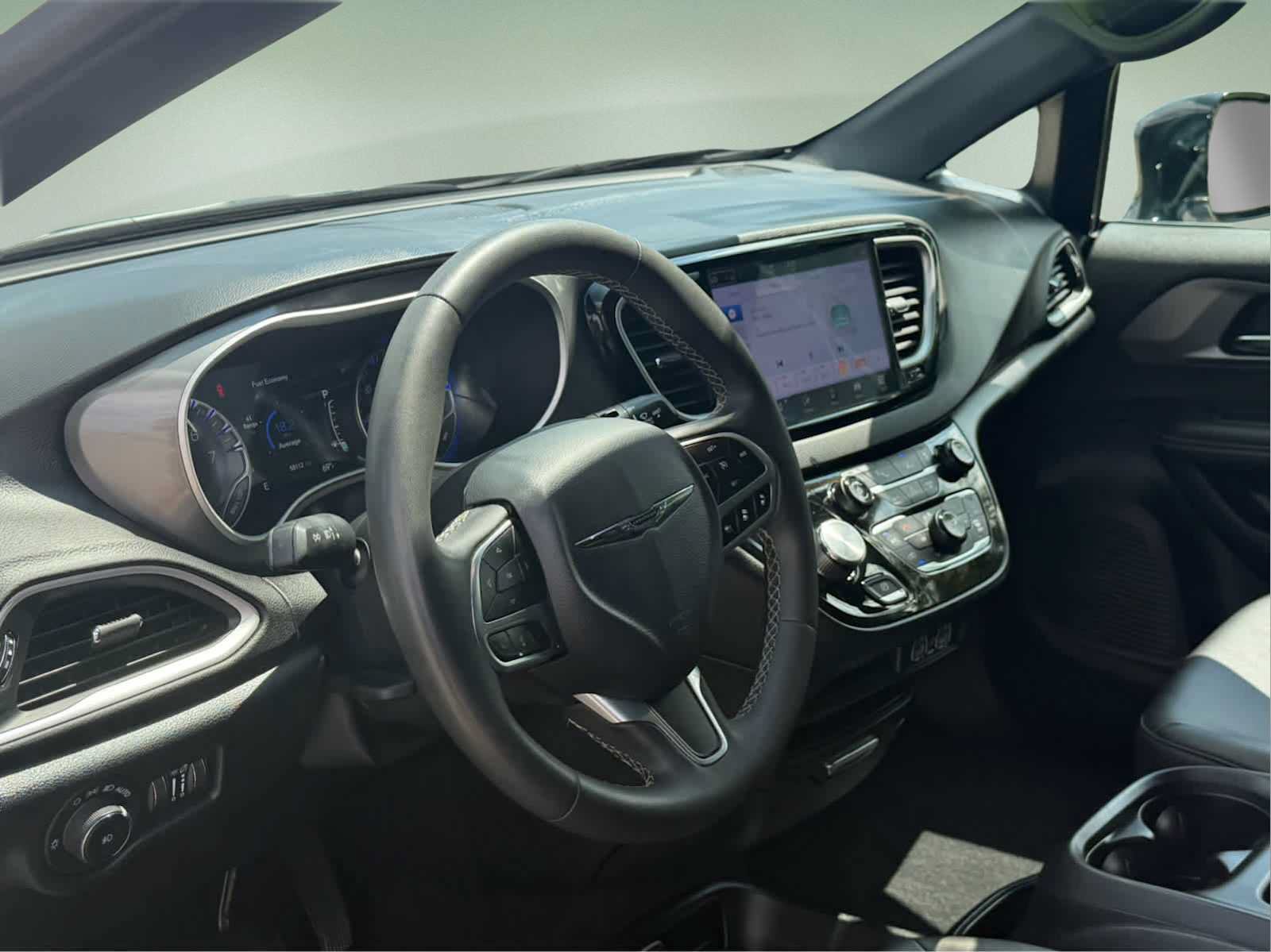 Used 2025 Chrysler Pacifica Select FWD image 20