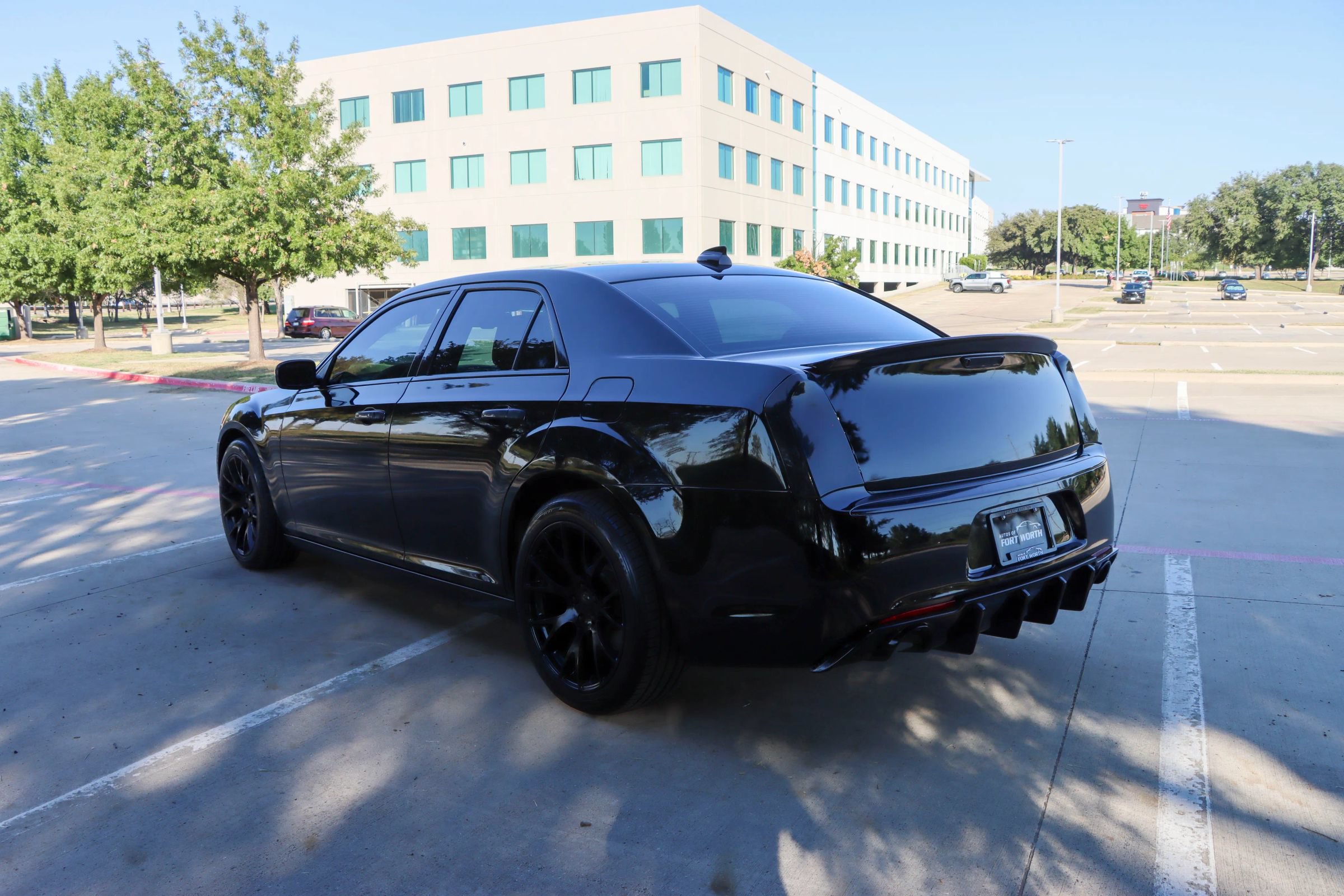 Used 2019 Chrysler 300 C RWD image 5