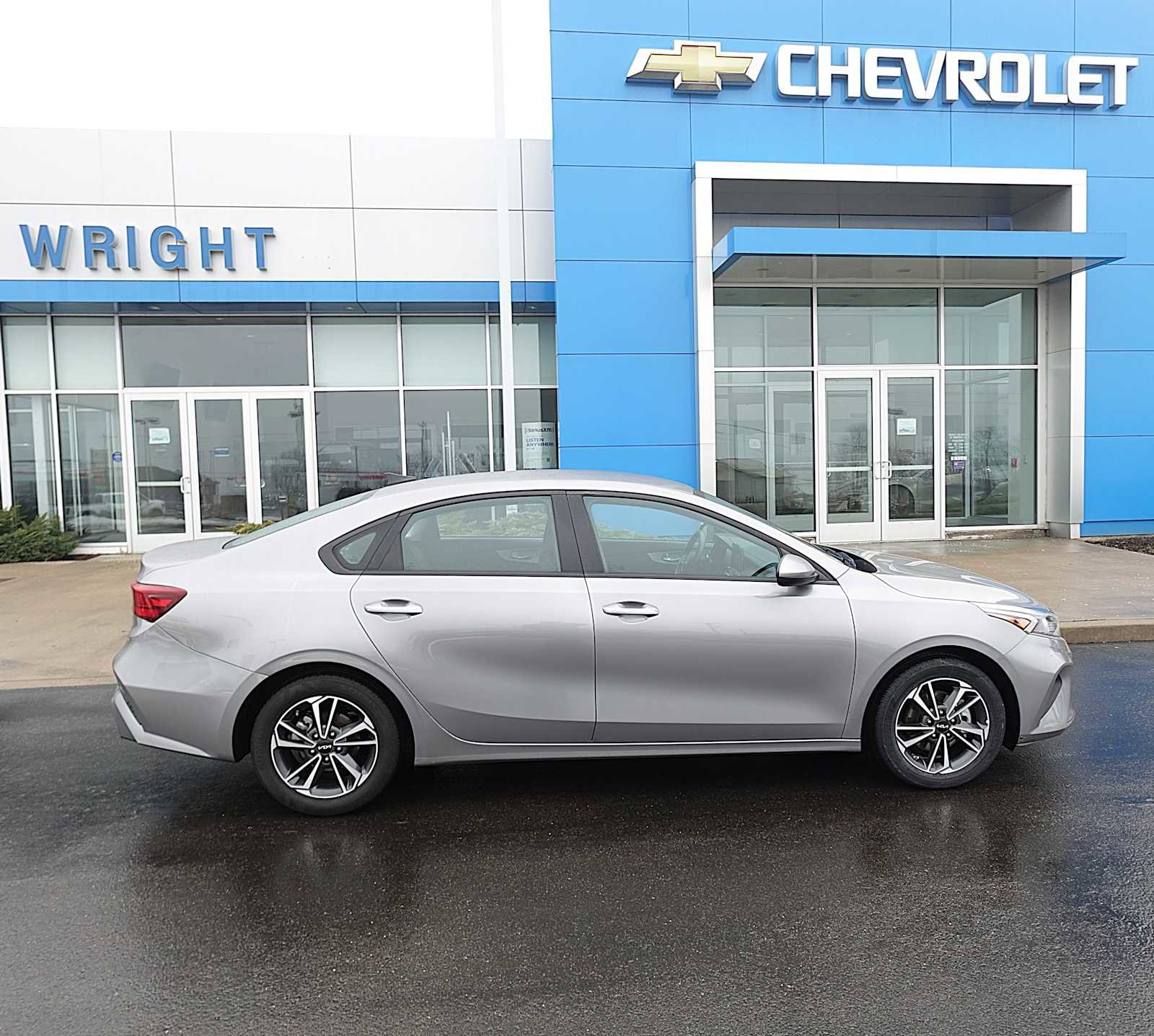Used 2024 Kia Forte LXS image 2