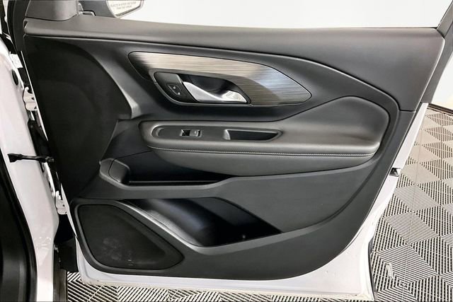 Used 2023 GMC Terrain SLE image 28