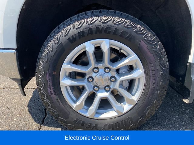 Used 2023 Chevrolet Silverado 1500 LT AWD/4WD image 23