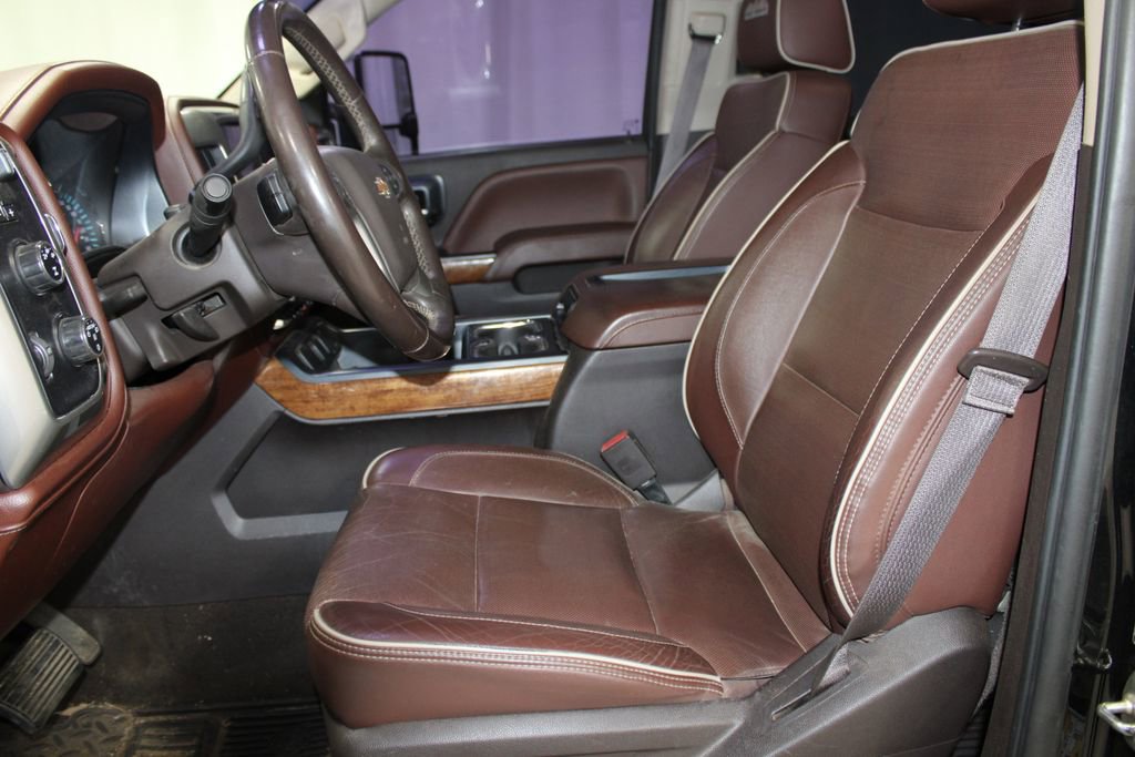 Used 2015 Chevrolet Silverado 3500 High Country w/ Duramax Plus Package image 34