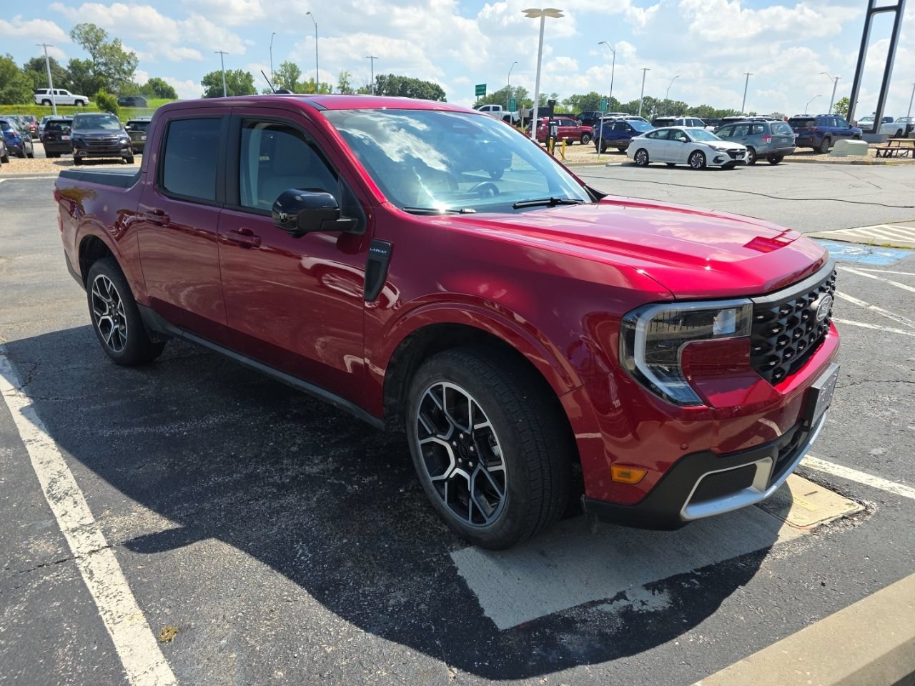 Used 2025 Ford Maverick Lariat AWD/4WD image 2