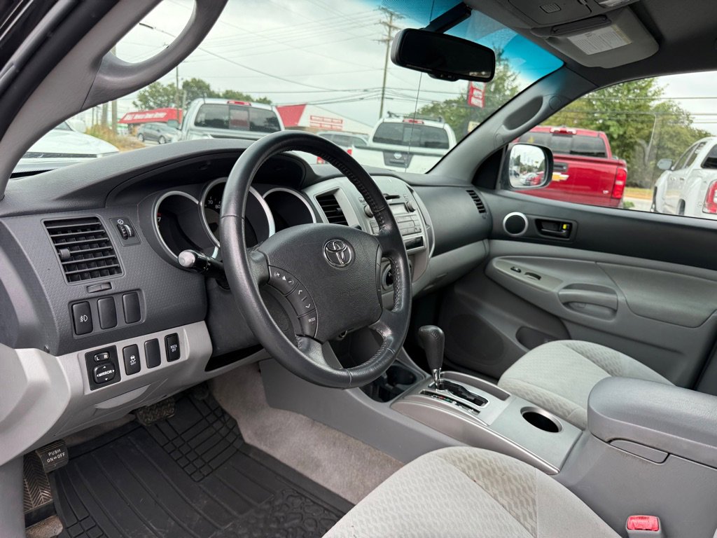 Used 2011 Toyota Tacoma 4x4 Double Cab image 10