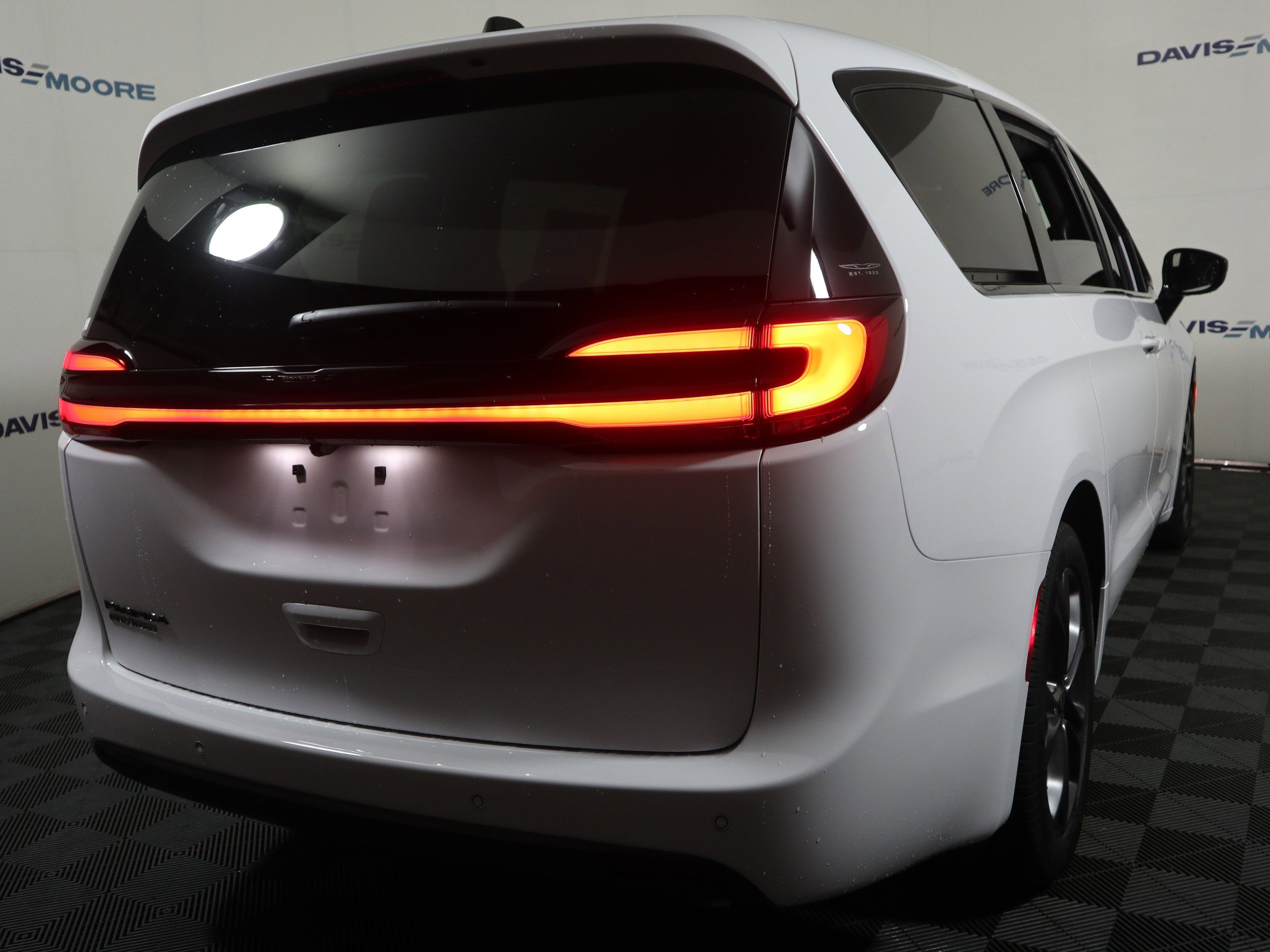 New 2026 Chrysler Pacifica Select image 6