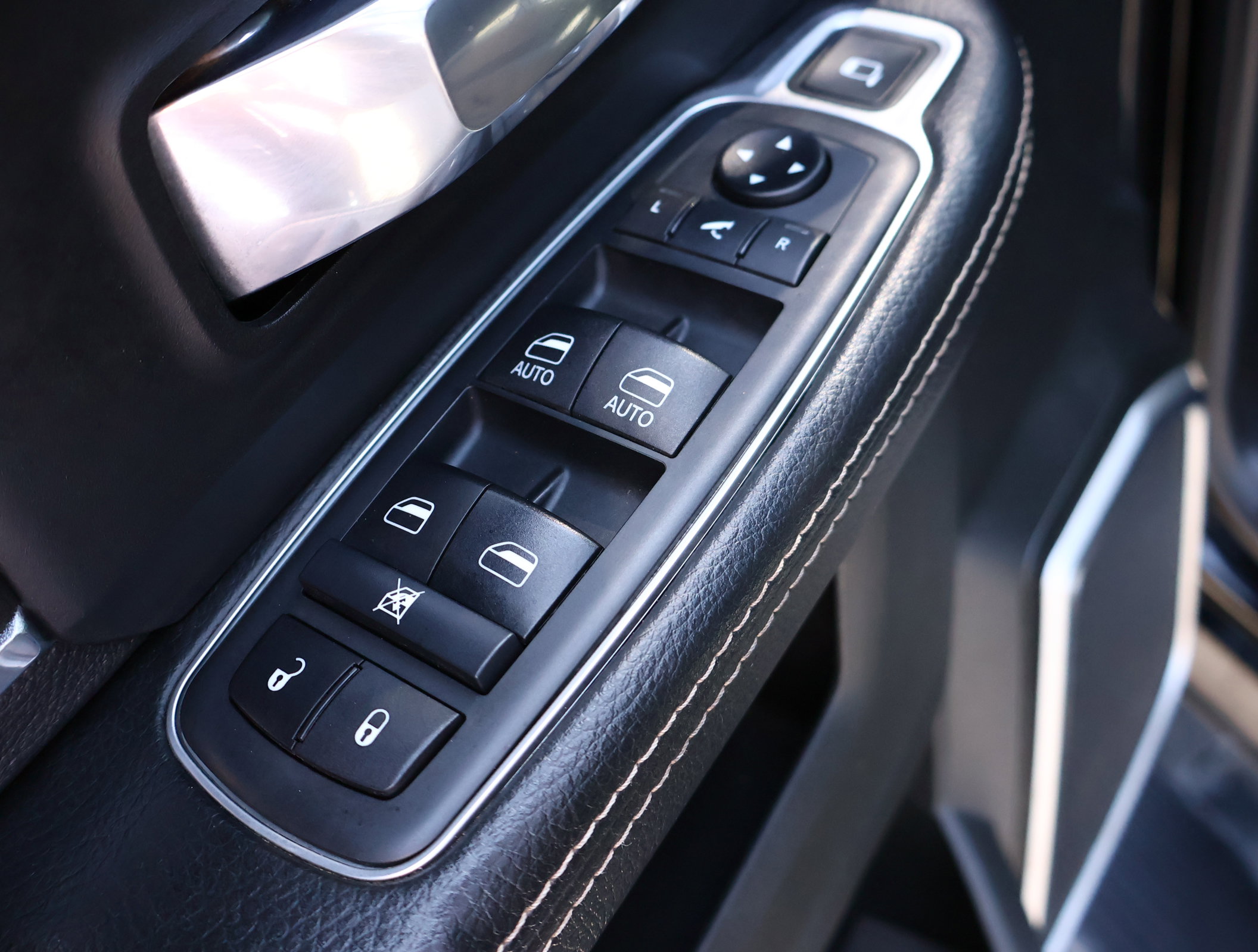 Used 2020 RAM 2500 Laramie w/ Night Edition AWD/4WD image 7