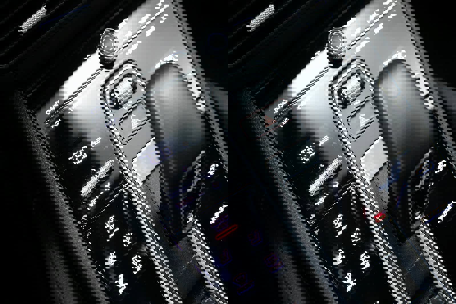 Certified 2023 Porsche Cayenne Platinum Edition image 22