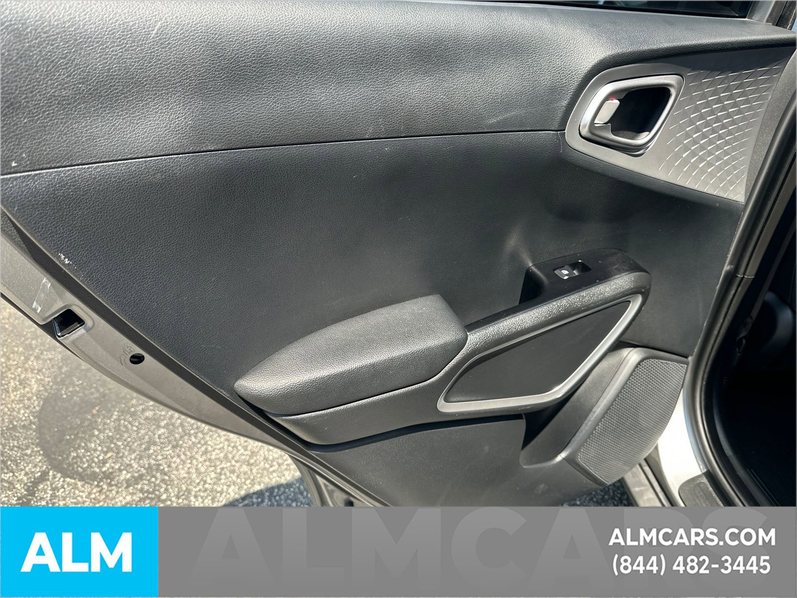 Used 2025 Kia Soul LX w/ LX Technology Package image 14