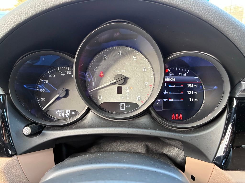 Used 2023 Porsche Macan S AWD/4WD image 37