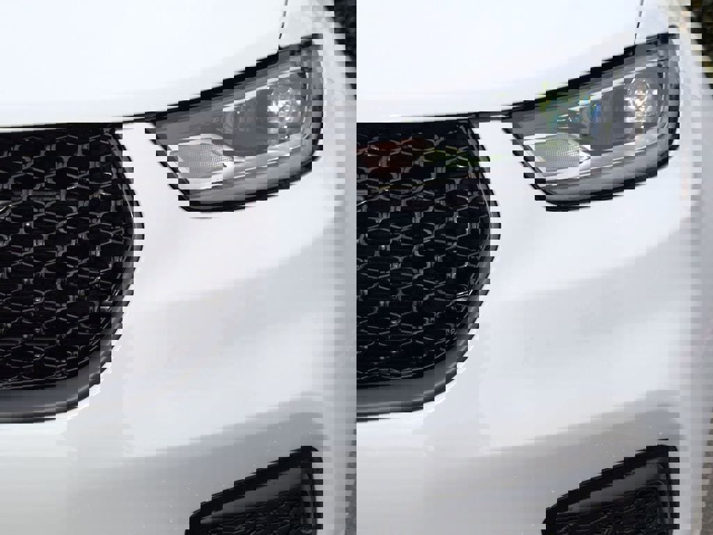 New 2026 Chrysler Pacifica Limited w/ Uconnect Theater Family Group image 8