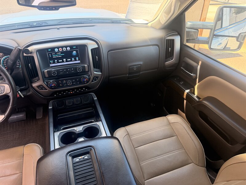 Used 2017 GMC Sierra 2500 Denali w/ Duramax Plus Package AWD/4WD image 28