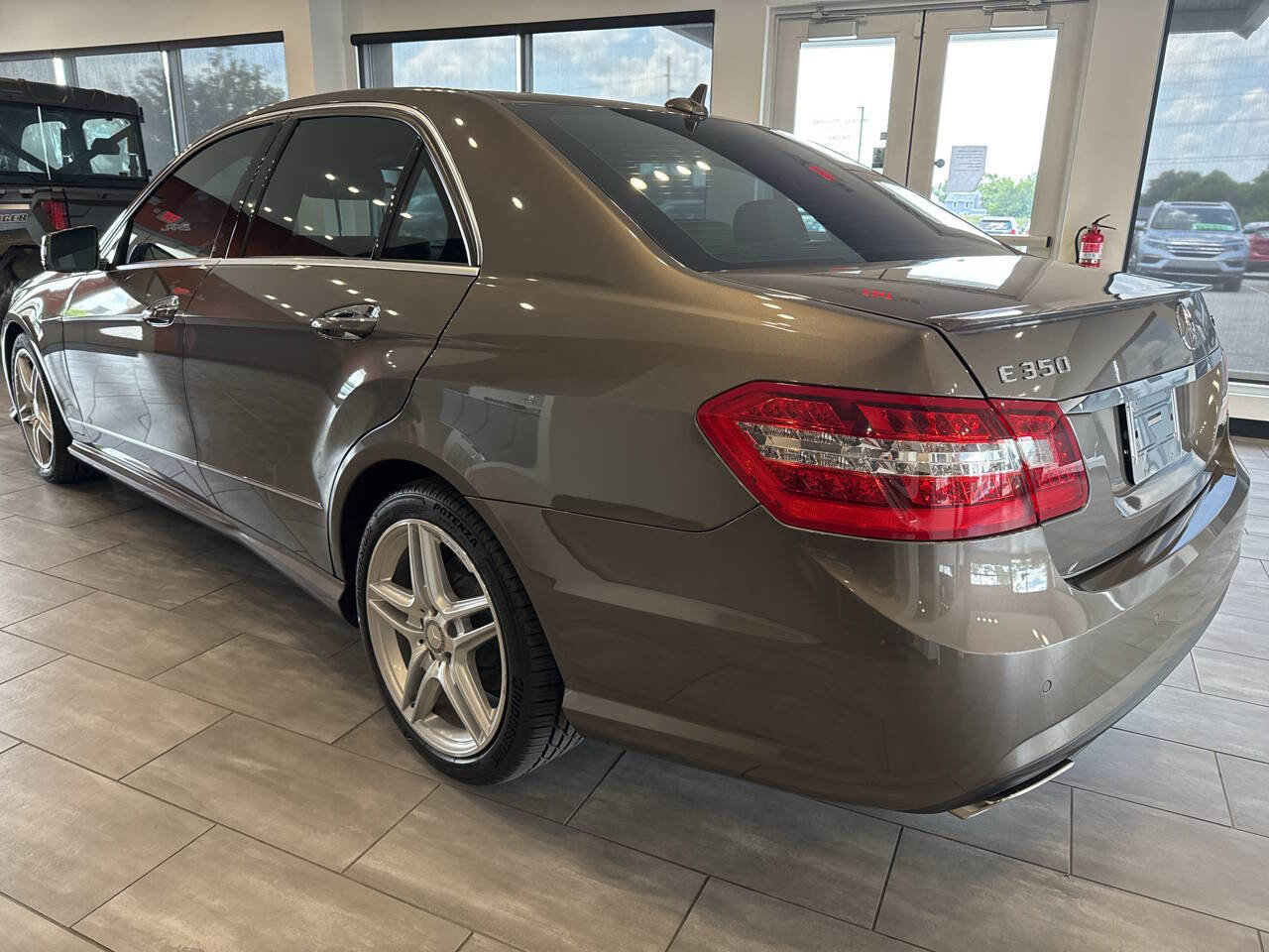 Used 2013 Mercedes-Benz E 350 4MATIC Sedan w/ Premium 1 Pkg image 5