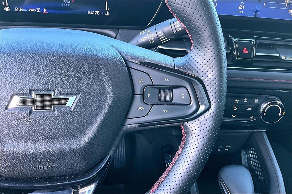 Used 2024 Chevrolet TrailBlazer RS w/ Driver Confidence Package image 8