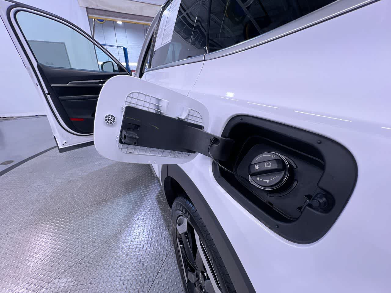 Used 2025 Kia Telluride S FWD image 45